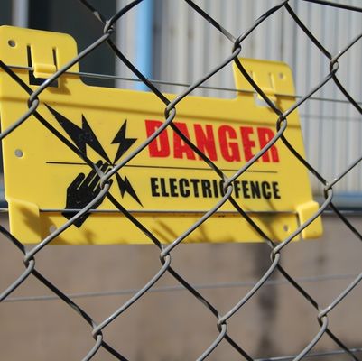 Barrera ligera de protección de bordes con marco de aluminio