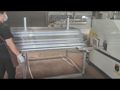 Cómo perforar agujeros en el poste cuadrado de la cerca