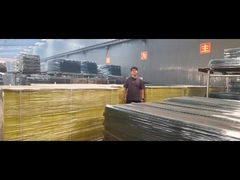 Barrera de protección perimetral de perfil bajo con recubrimiento de polvo amarillo