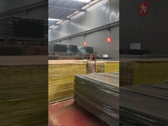 Barrera de protección de bordes con diseño apilable