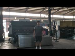 Recinto de seguridad antiascensión para máquinas de flexión