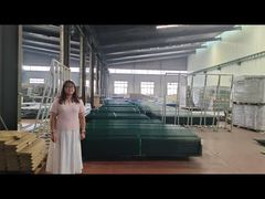 Valla de seguridad anti-escalada con recubrimiento de polvo verde